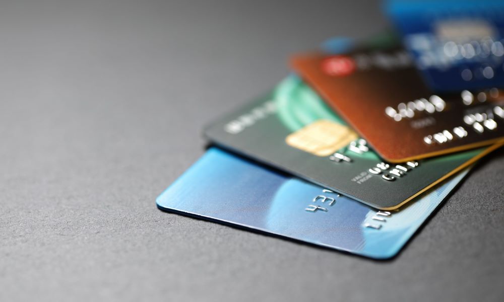 1.4 mln karta bankare ne qarkullim, dominojne ato per veprimet me rrogen dhe cash